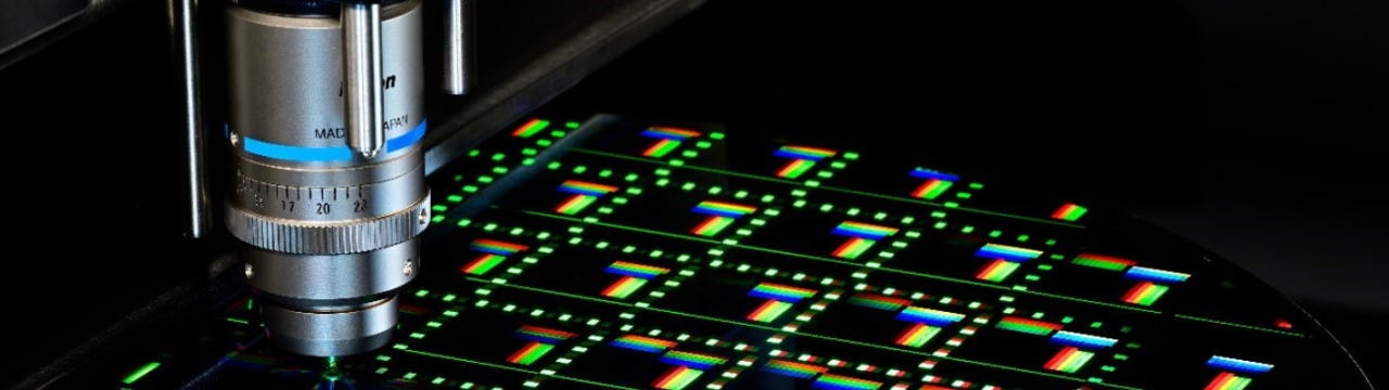 Sub-nanometer scatterometry for control of surface roughness in nanofabricated structures