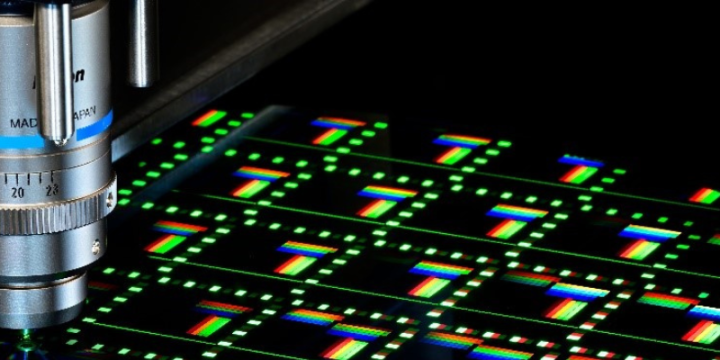 Sub-nanometer scatterometry for control of surface roughness in nanofabricated structures