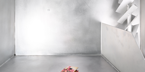 Tx/Rx Isolation Measurements of FMCW Radar using a Reverberation Chamber