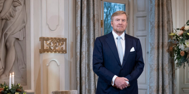 Koning bij MESA+ NanoLab van Universiteit Twente in gesprek over fotonica