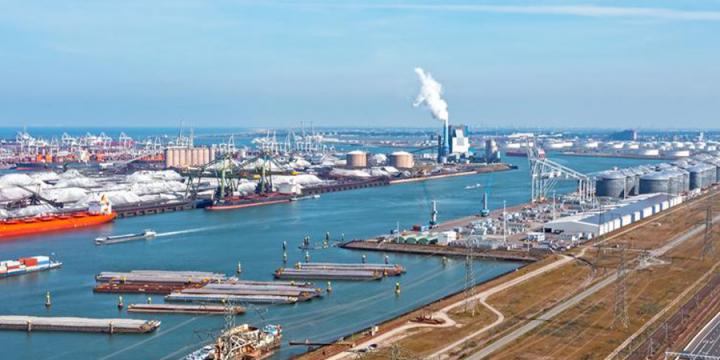 The world's first scalable quantum network installed in the port of Rotterdam
